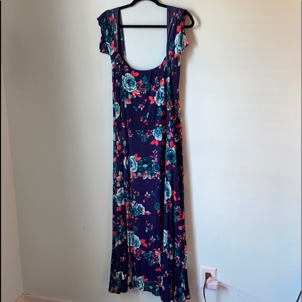 BNWOT 24/7 comfort maternity dress